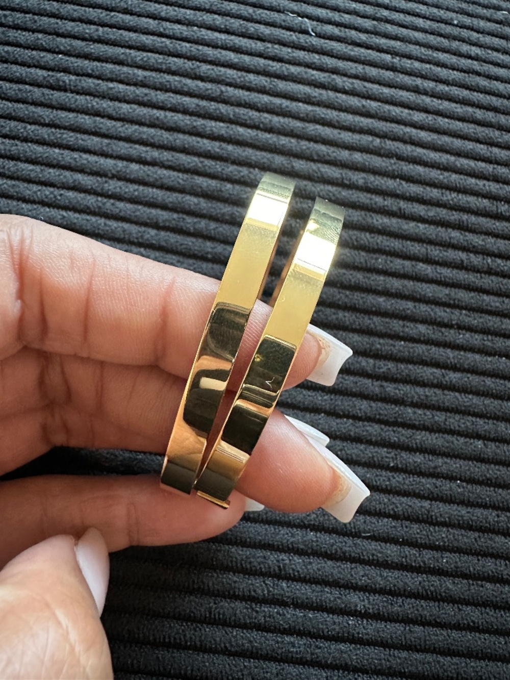 Gold bangle jewelry bracelets